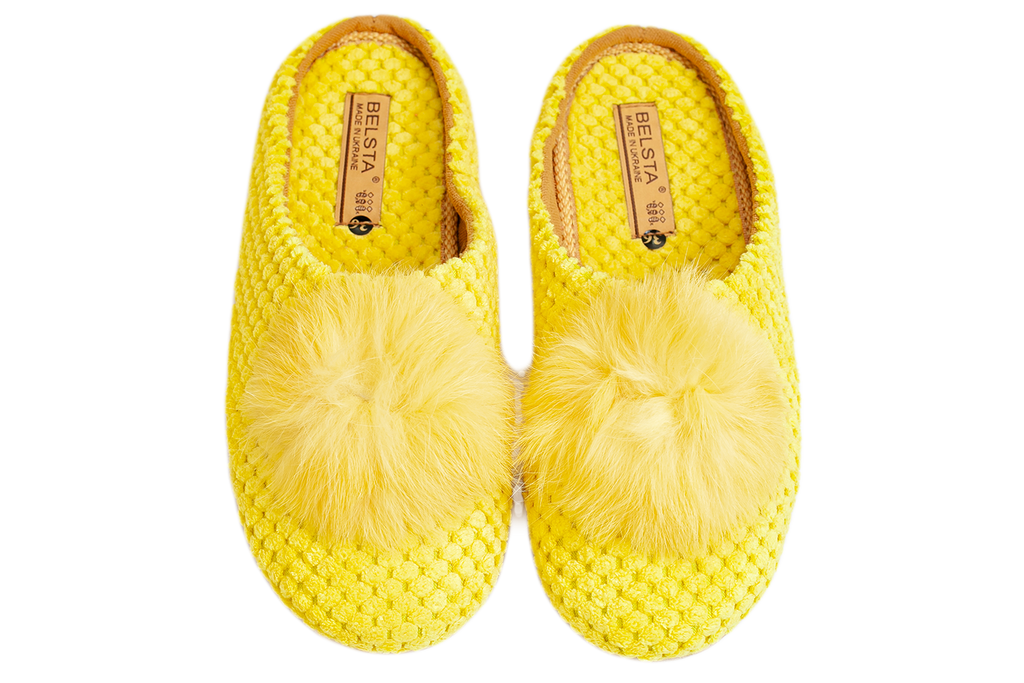 Women's closed-toe house slippers made of yellow textile, decorated with fur