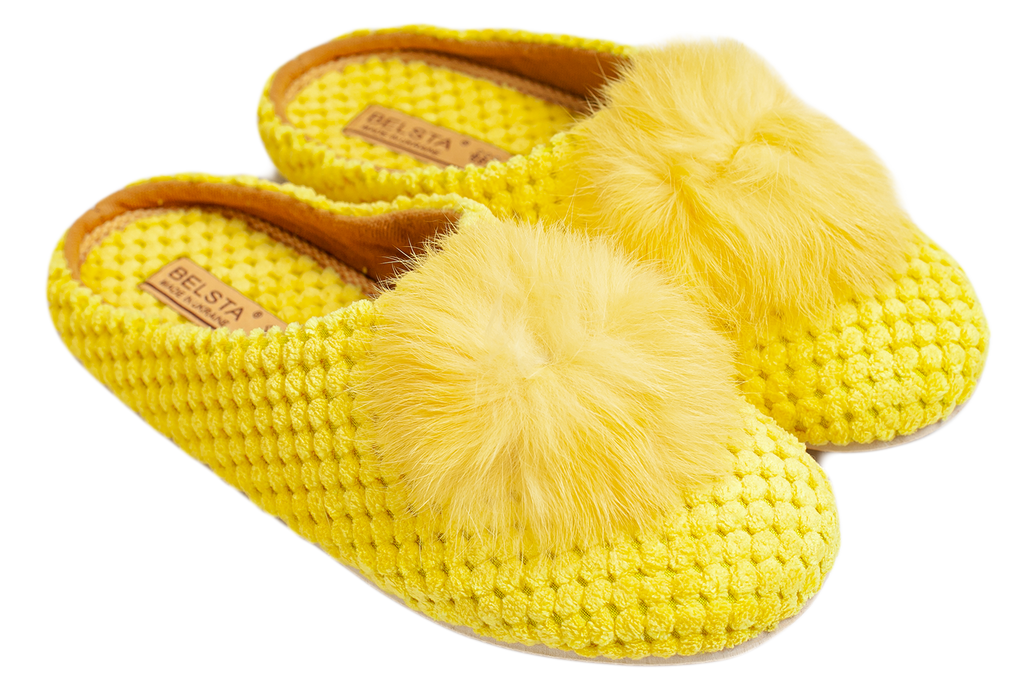 Women's closed-toe house slippers made of yellow textile, decorated with fur