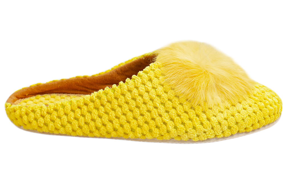 Women's closed-toe house slippers made of yellow textile, decorated with fur