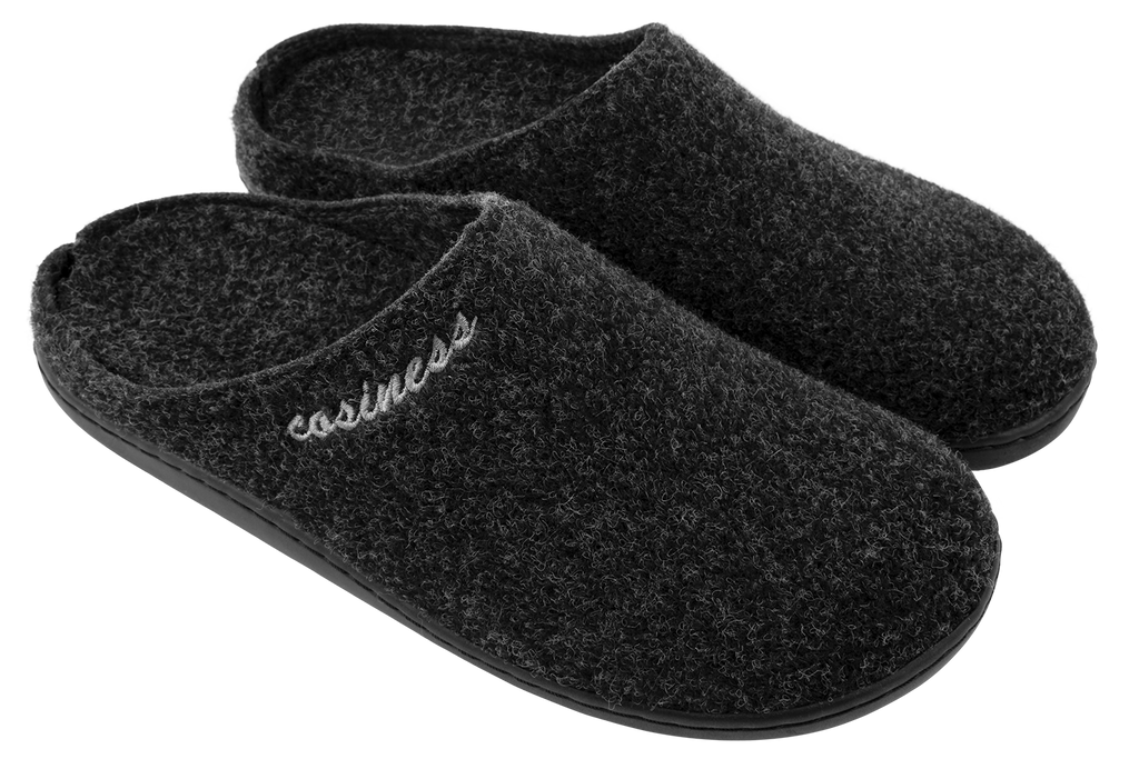 Closed men's home slippers made of Italian felt with "cosiness" embroidery