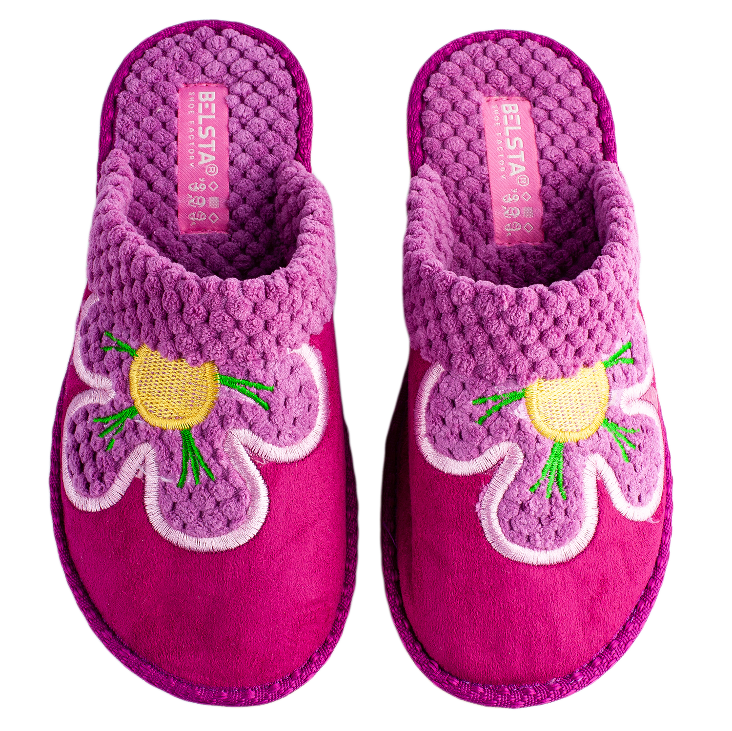 Indoor women's closed slippers made of suede and bouclé textile