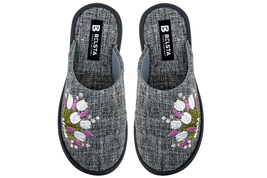 Women's closed-toe slippers made of grey textile, embroidered with a bouquet of tulips