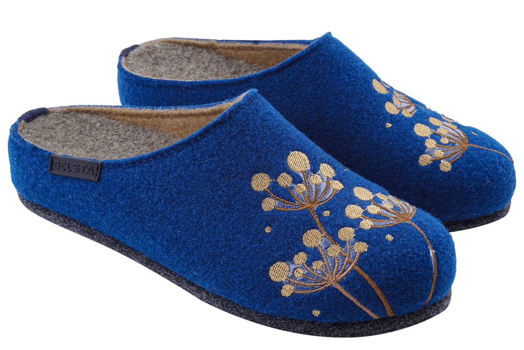 Women's closed-toe indoor slippers made of Italian blue felt, decorated with embroidery