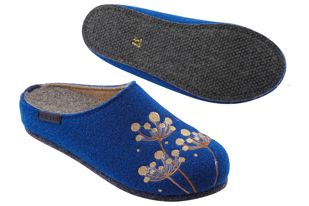 Women's closed-toe indoor slippers made of Italian blue felt, decorated with embroidery