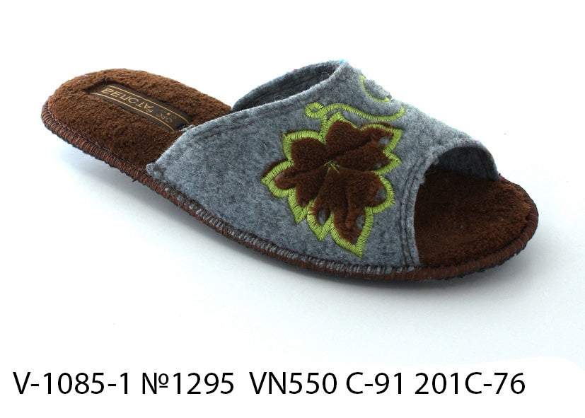 Women's open slippers BELSTA made of grey felt, decorated with grape leaf embroidery